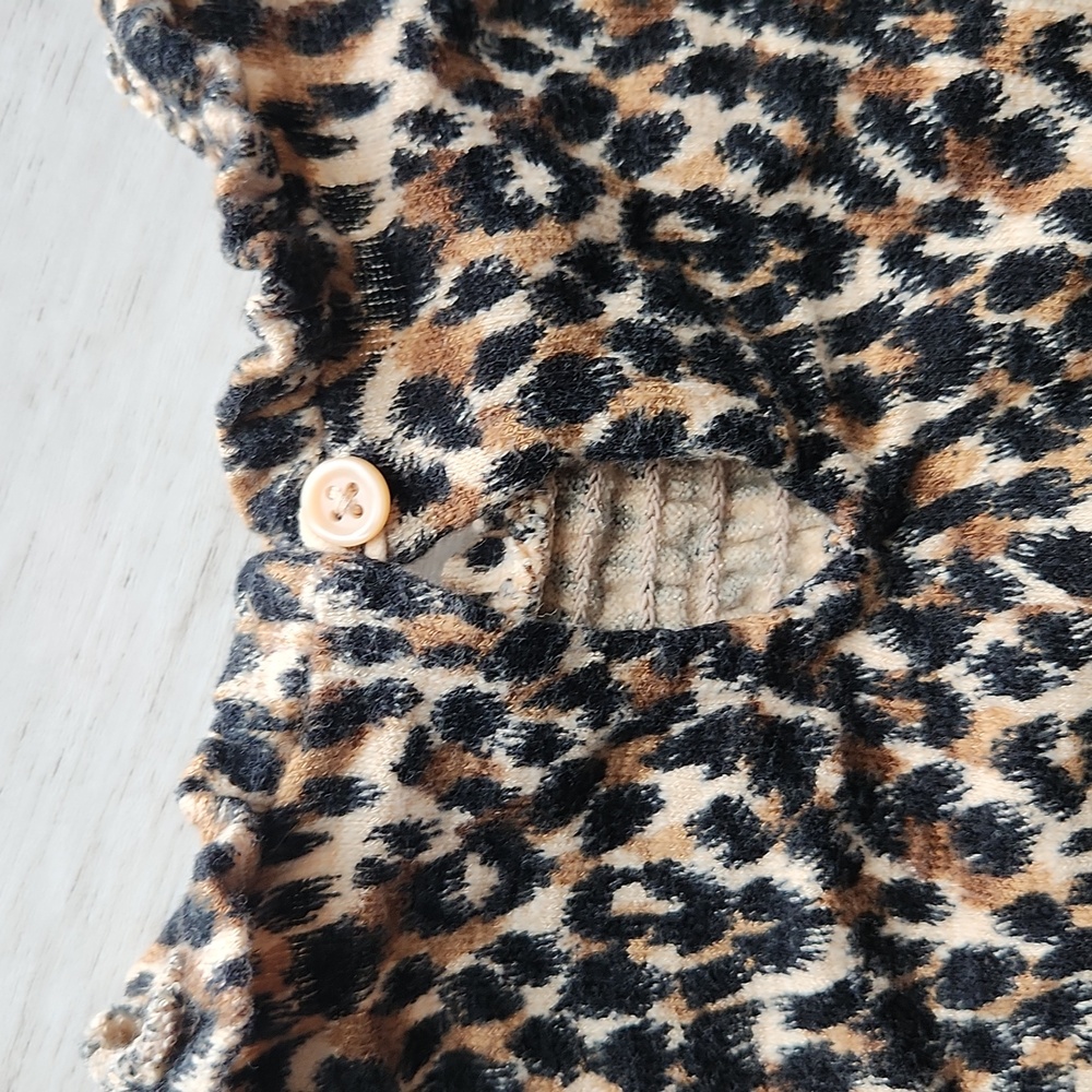 Old Navy Toddler Girl's Leopard Print Top - Picture 6 of 6